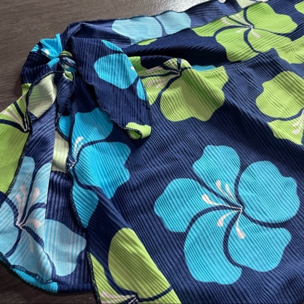 Hawaiian Sarong Swimsuit Coverup Wrap Skirt Hibiscus Flowers - Picture 2 of 5